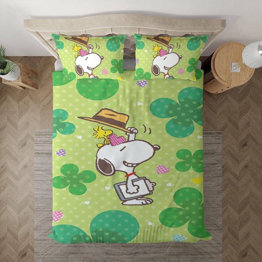 Snoopy The Peanuts Fan Gift, Happy Patrick's Day Gift, Snoopy And Woodstock Shamrocks Duvet Quilt Bedding Set